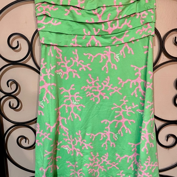 Lilly Pulitzer Dresses & Skirts - Lilly Pulitzer Strapless Dress. Ladies size Medium.